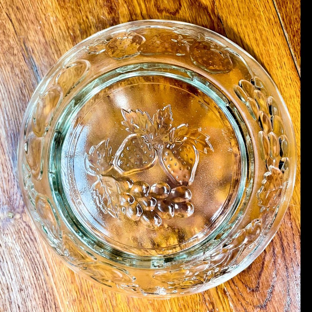 ⭐️HP⭐️VTG▪️PASARI▪️Fruit Embossed Pedestal Glass Punch Bowl - Picture 10 of 11